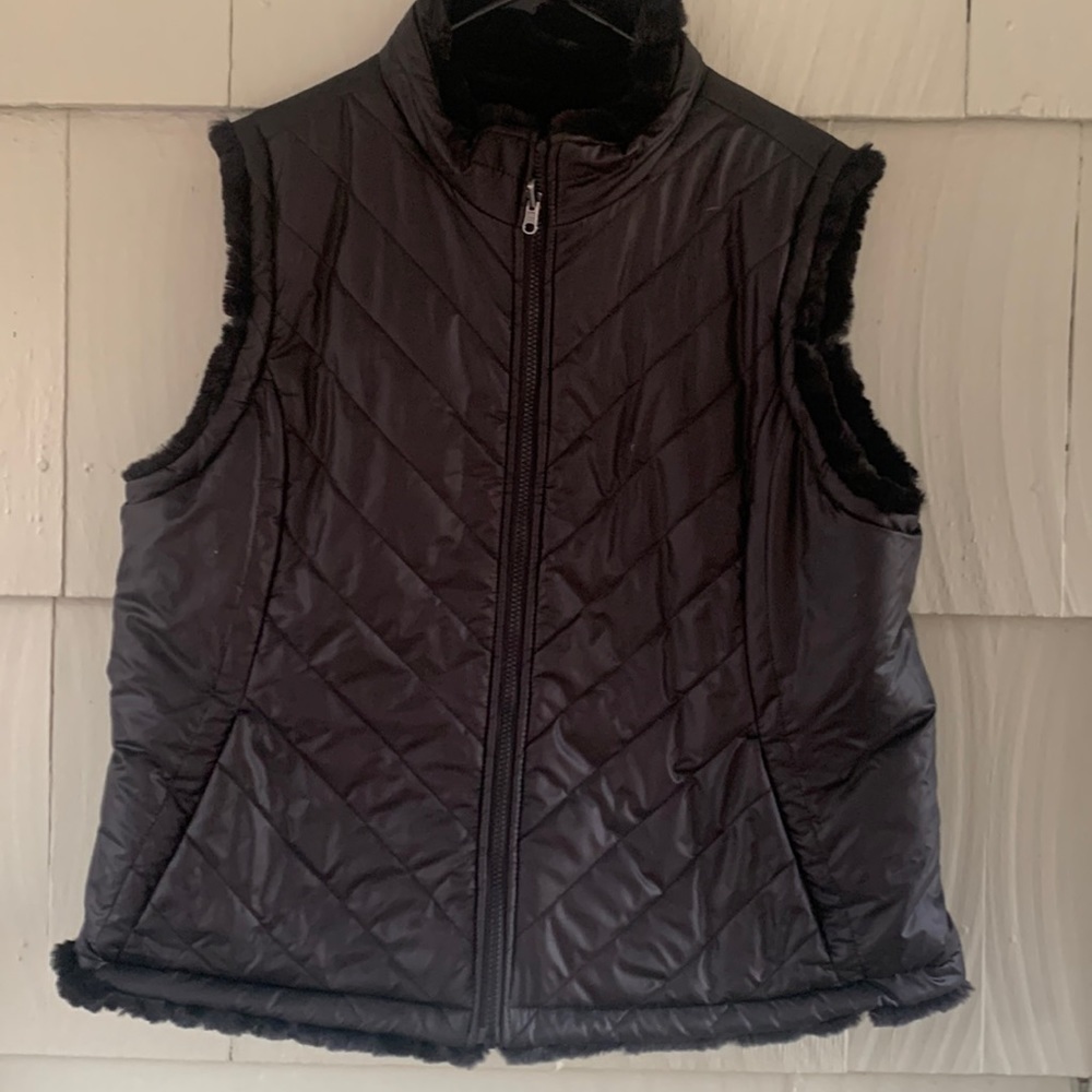 NICOLE Miller reversible quilted black faux fur vest - Picture 1 of 12